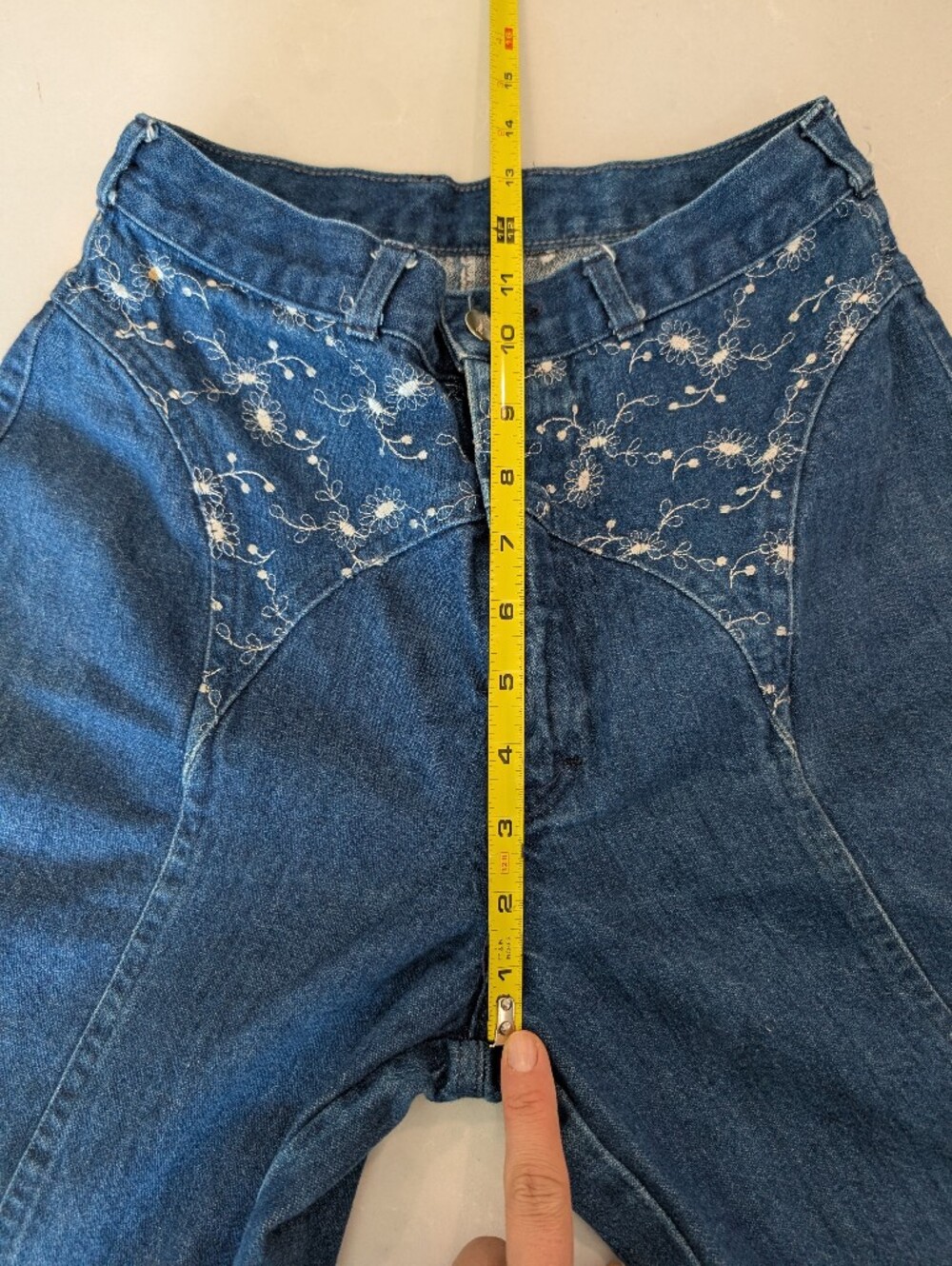Vintage Ami High Rise Tapered Embroidered Jeans - Picture 7 of 9